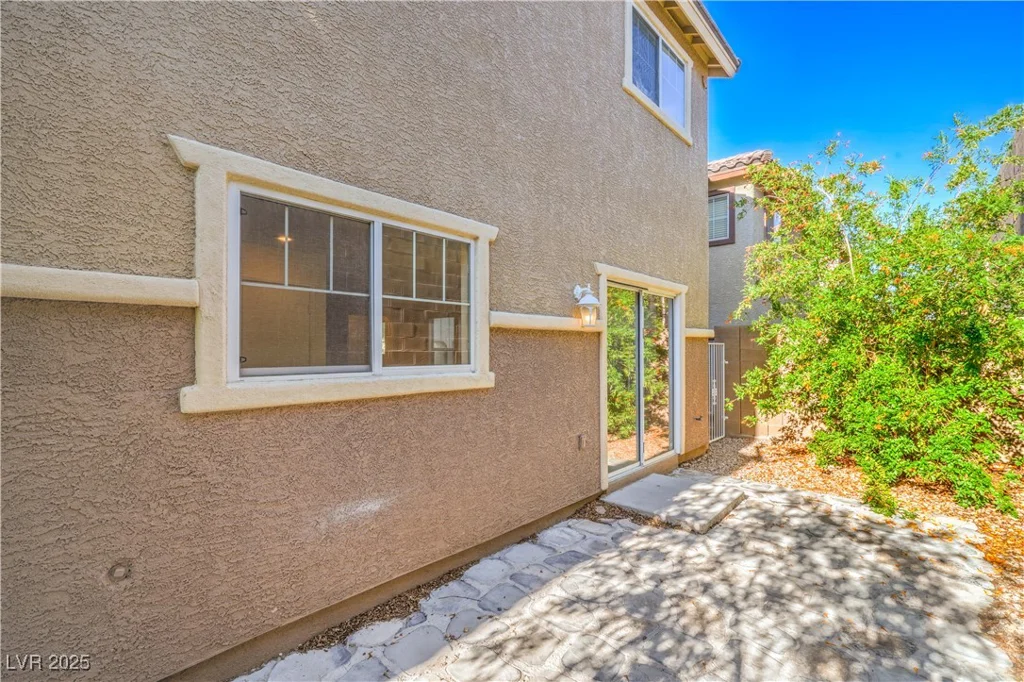137 Desert Pond, Henderson, NV 89002