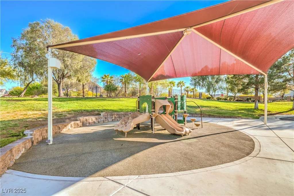 137 Desert Pond, Henderson, NV 89002