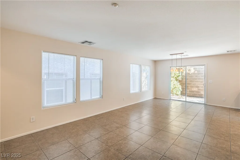 137 Desert Pond, Henderson, NV 89002