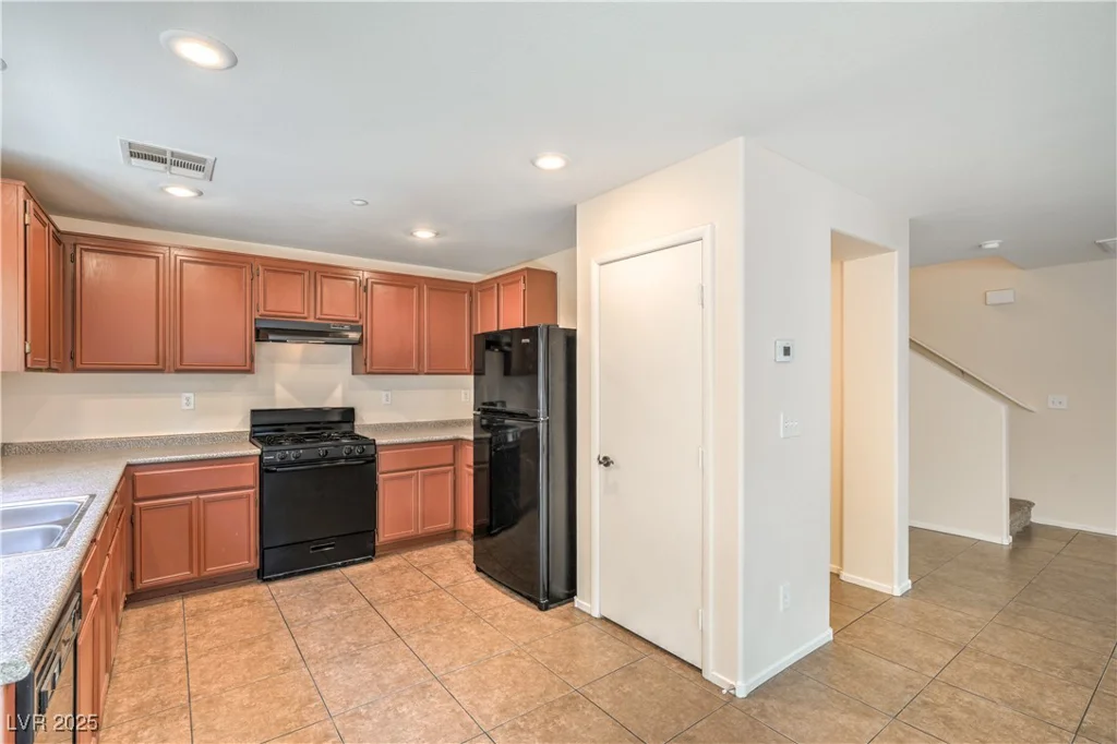 137 Desert Pond, Henderson, NV 89002