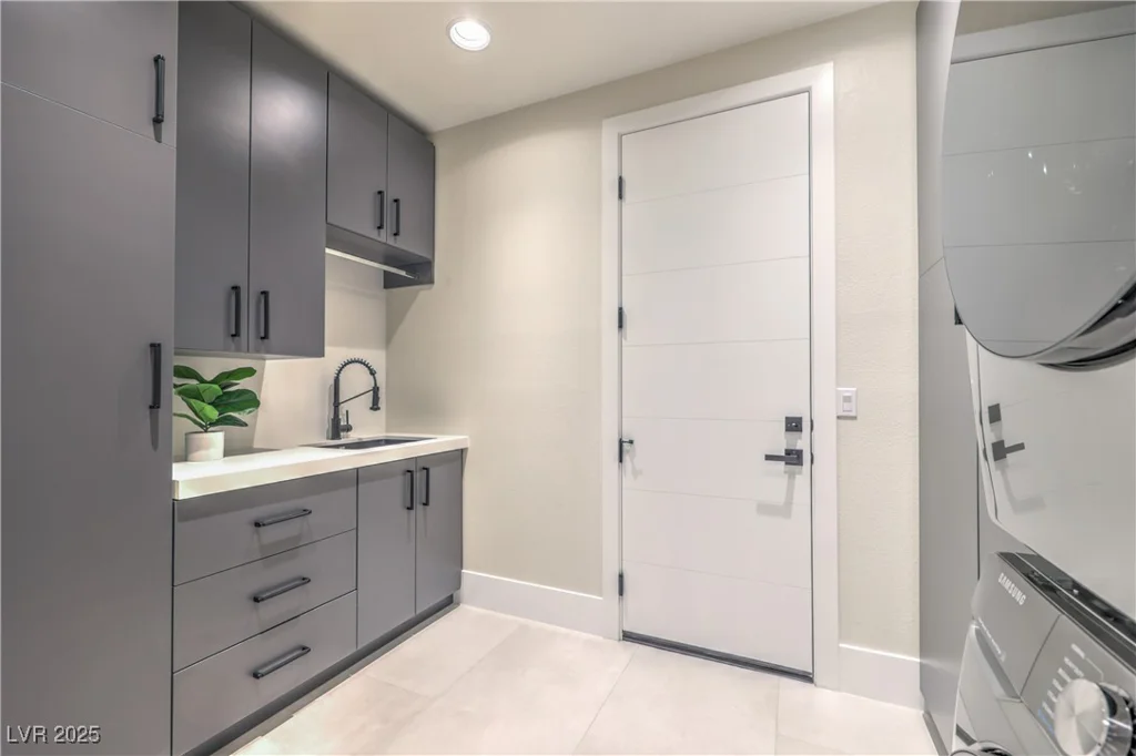8808 Rozetta, Las Vegas, NV 89134