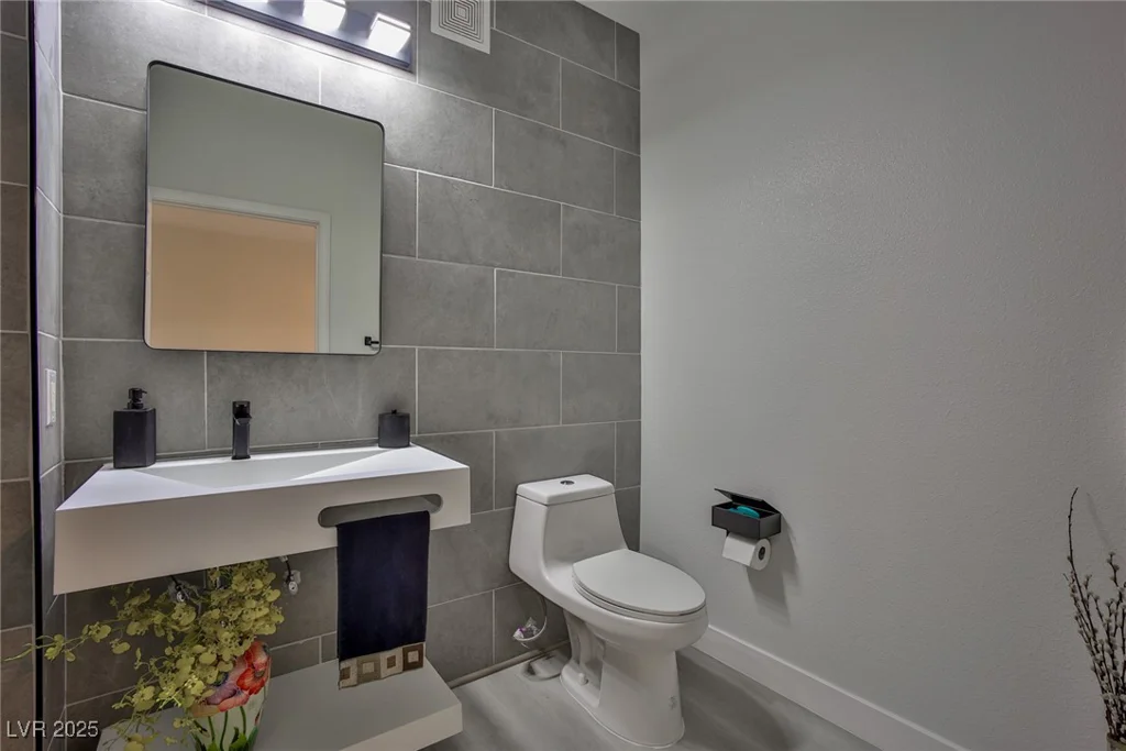 1830 Buffalo, Las Vegas, NV 89128