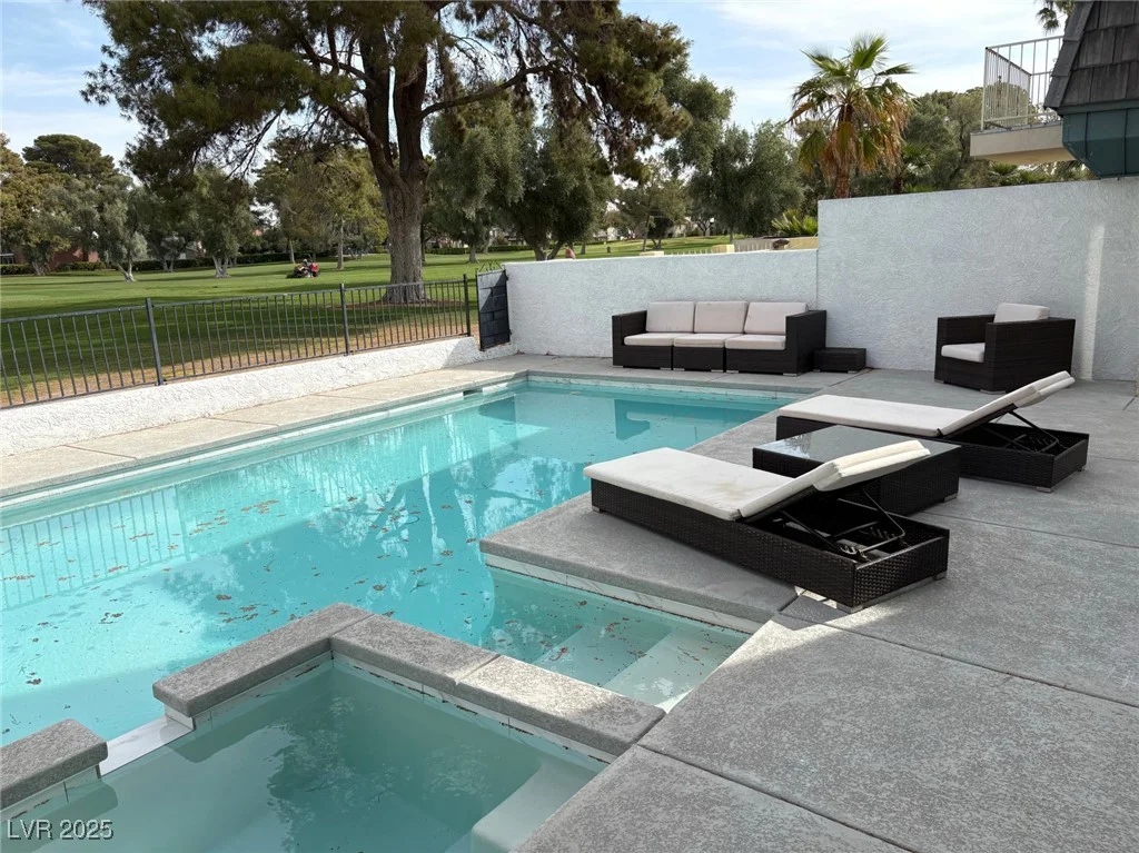 916 VEGAS VALLEY, Las Vegas, NV 89109