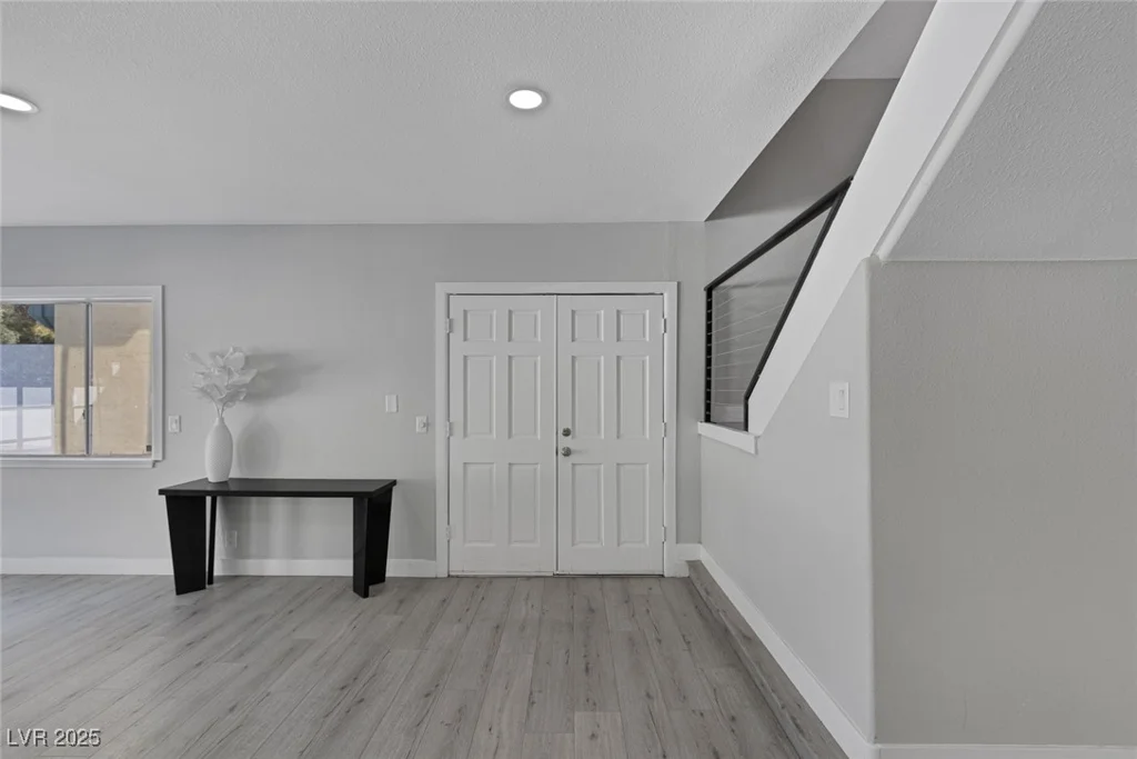 916 VEGAS VALLEY, Las Vegas, NV 89109