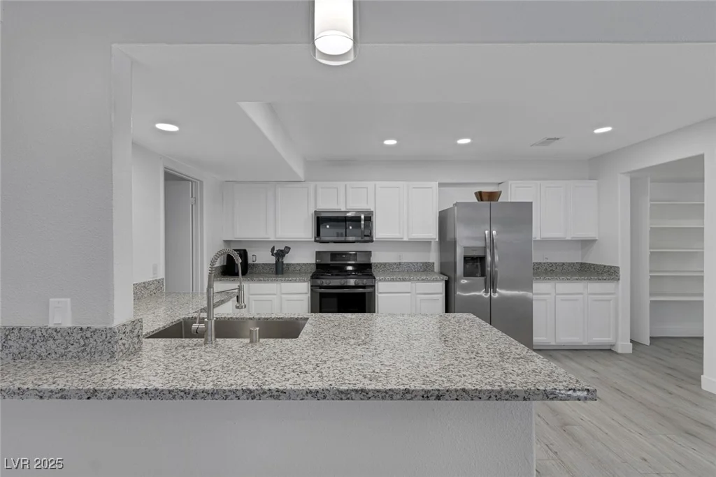916 VEGAS VALLEY, Las Vegas, NV 89109