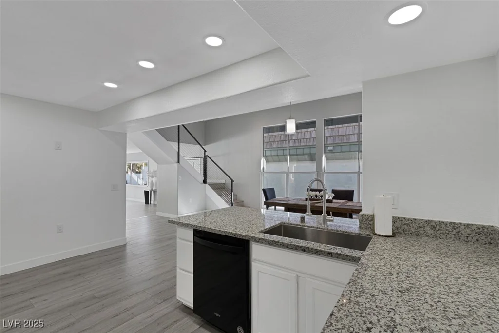 916 VEGAS VALLEY, Las Vegas, NV 89109