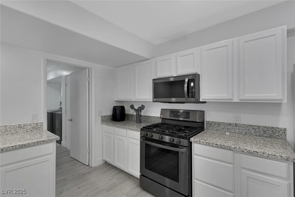 916 VEGAS VALLEY, Las Vegas, NV 89109
