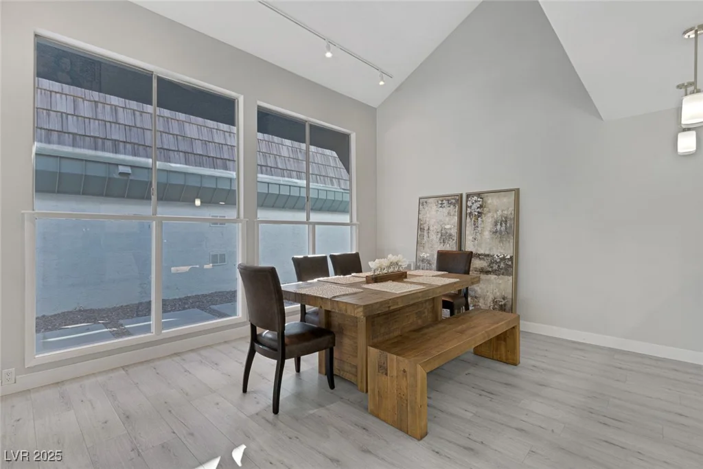 916 VEGAS VALLEY, Las Vegas, NV 89109