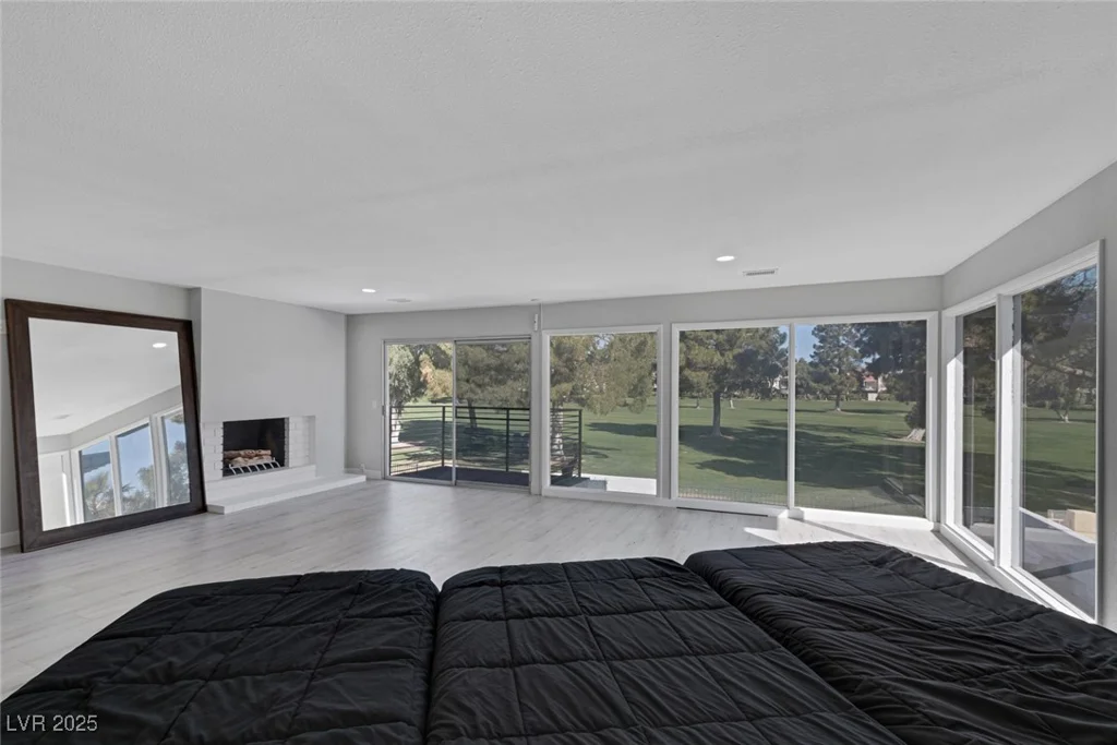 916 VEGAS VALLEY, Las Vegas, NV 89109