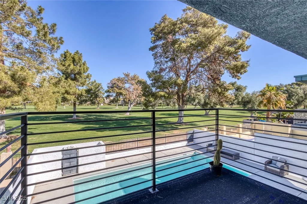 916 VEGAS VALLEY, Las Vegas, NV 89109