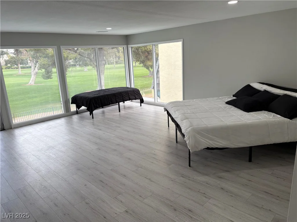 916 VEGAS VALLEY, Las Vegas, NV 89109