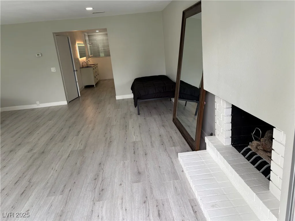 916 VEGAS VALLEY, Las Vegas, NV 89109