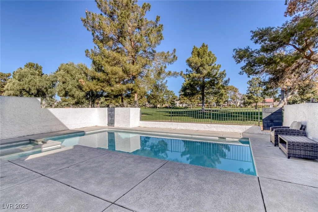 916 VEGAS VALLEY, Las Vegas, NV 89109