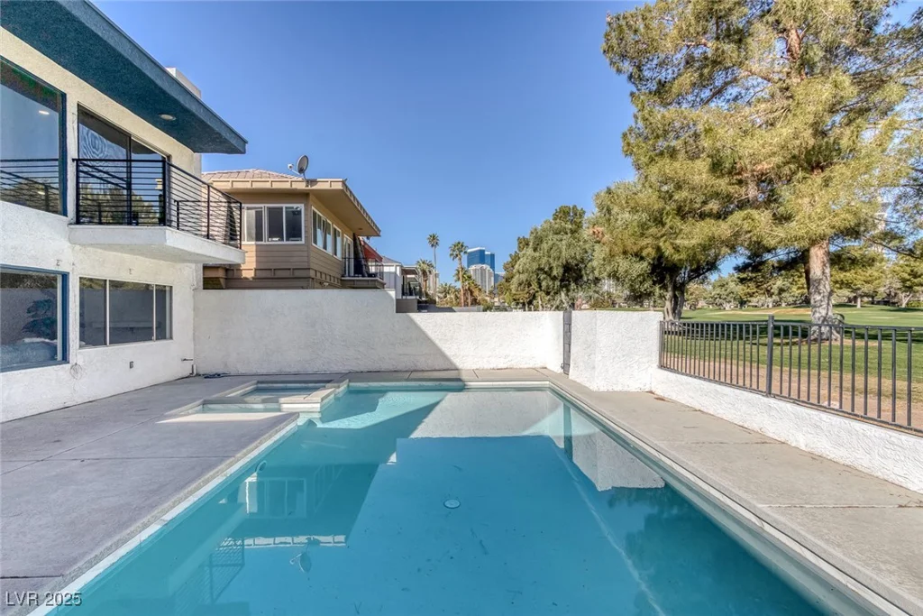 916 VEGAS VALLEY, Las Vegas, NV 89109