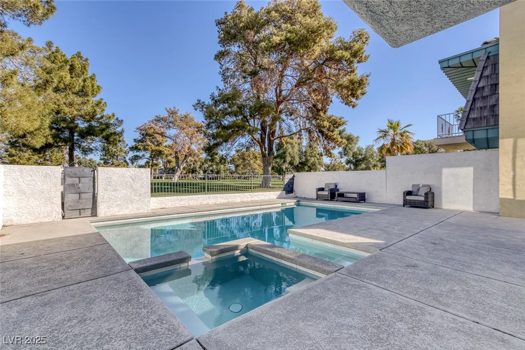 916 VEGAS VALLEY, Las Vegas, NV 89109