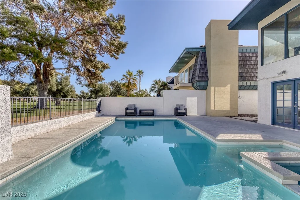 916 VEGAS VALLEY, Las Vegas, NV 89109