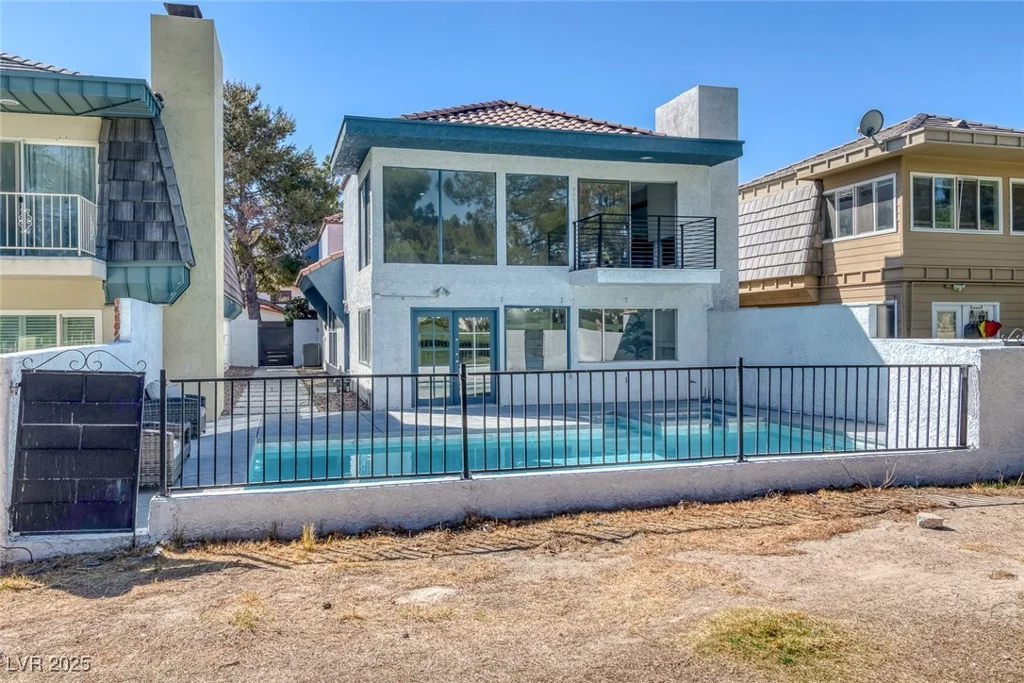 916 VEGAS VALLEY, Las Vegas, NV 89109