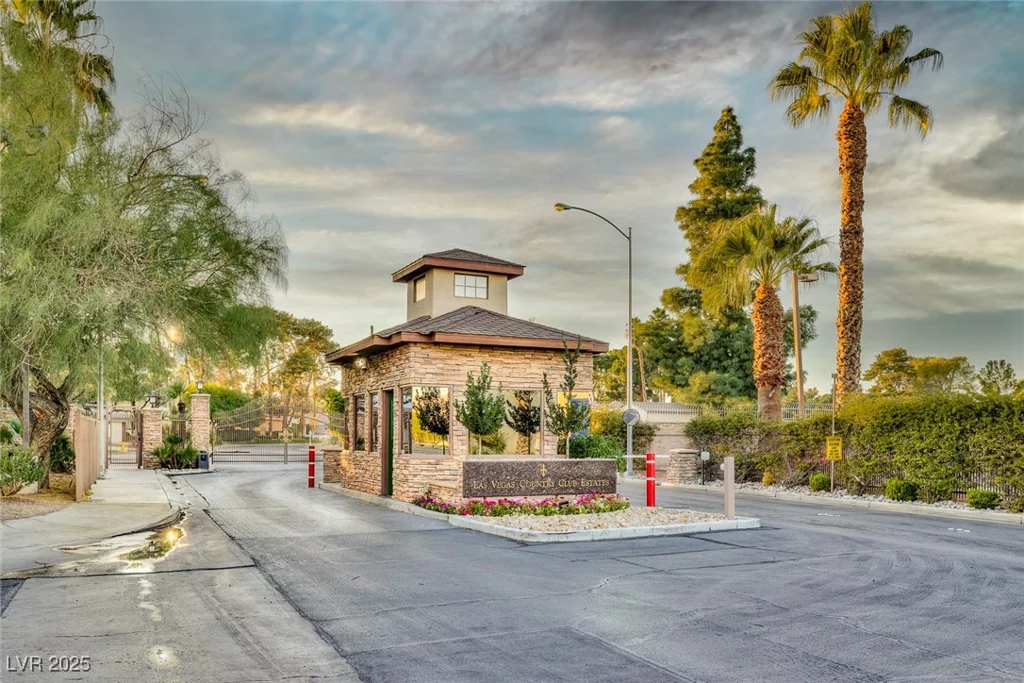 916 VEGAS VALLEY, Las Vegas, NV 89109