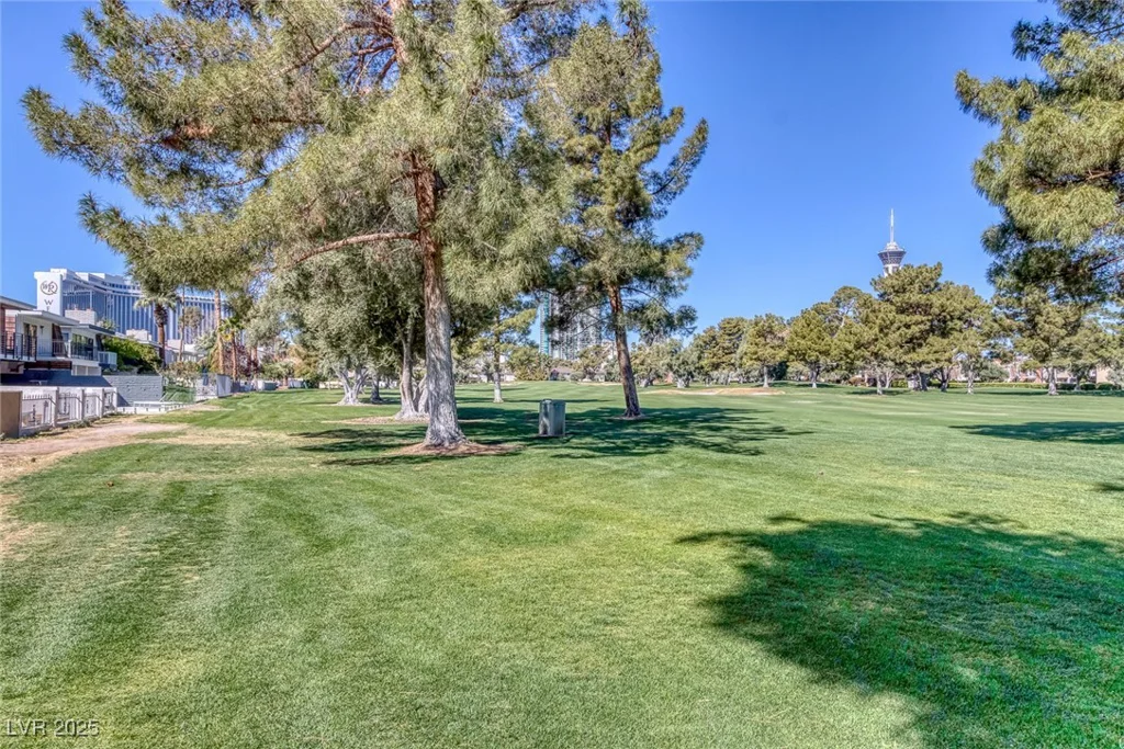 916 VEGAS VALLEY, Las Vegas, NV 89109