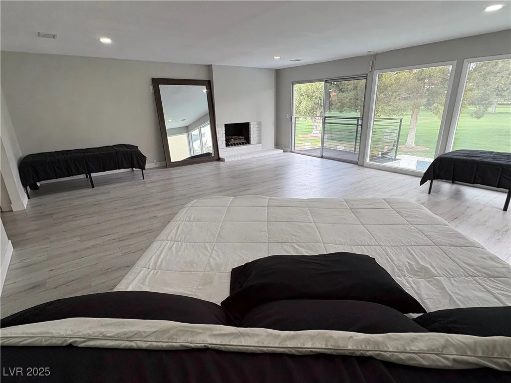 916 VEGAS VALLEY, Las Vegas, NV 89109