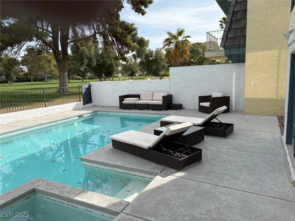 916 VEGAS VALLEY, Las Vegas, NV 89109