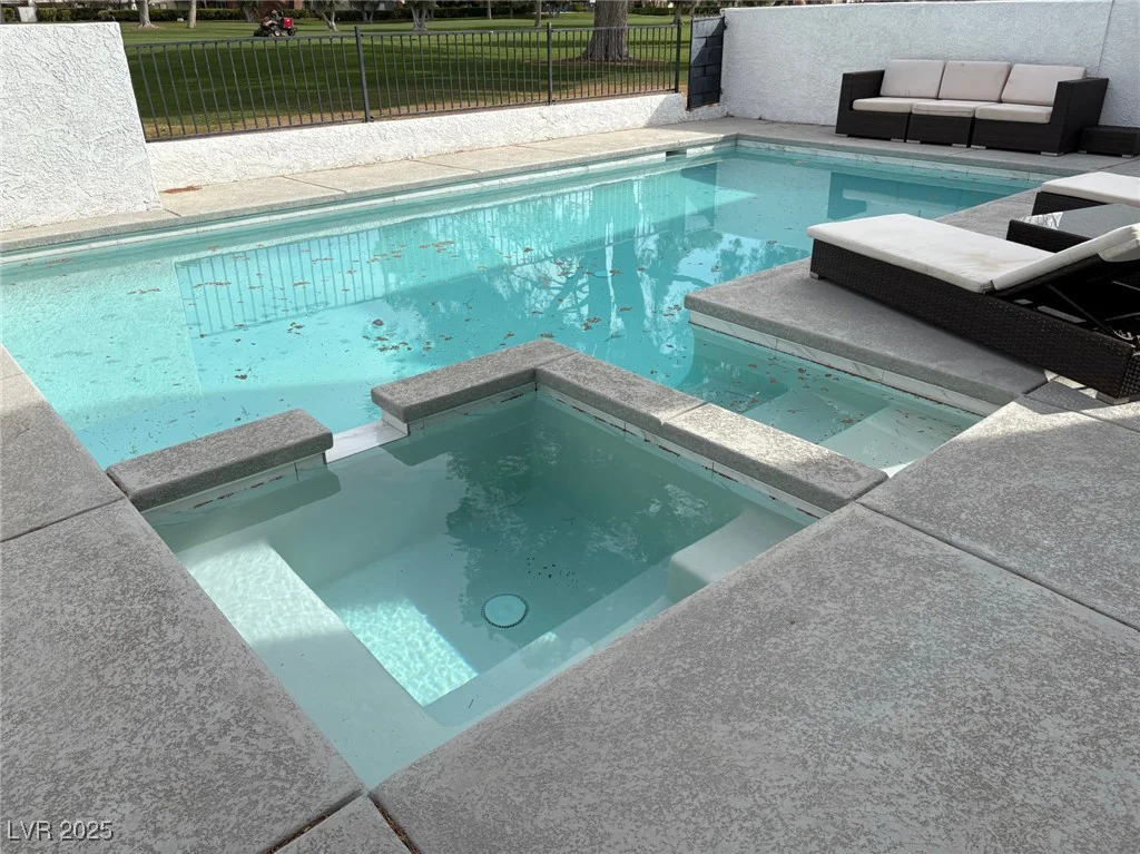 916 VEGAS VALLEY, Las Vegas, NV 89109