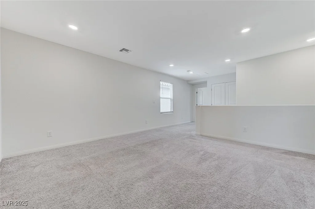 7006 Sylmar, Las Vegas, NV 89113