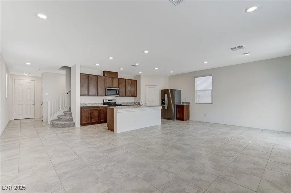 7006 Sylmar, Las Vegas, NV 89113