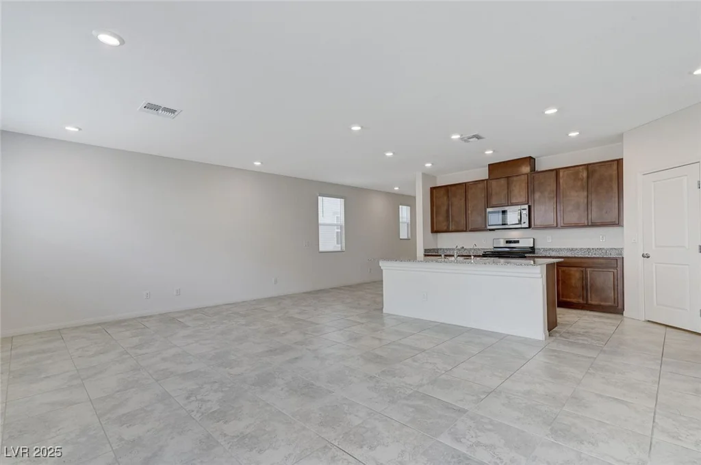7006 Sylmar, Las Vegas, NV 89113