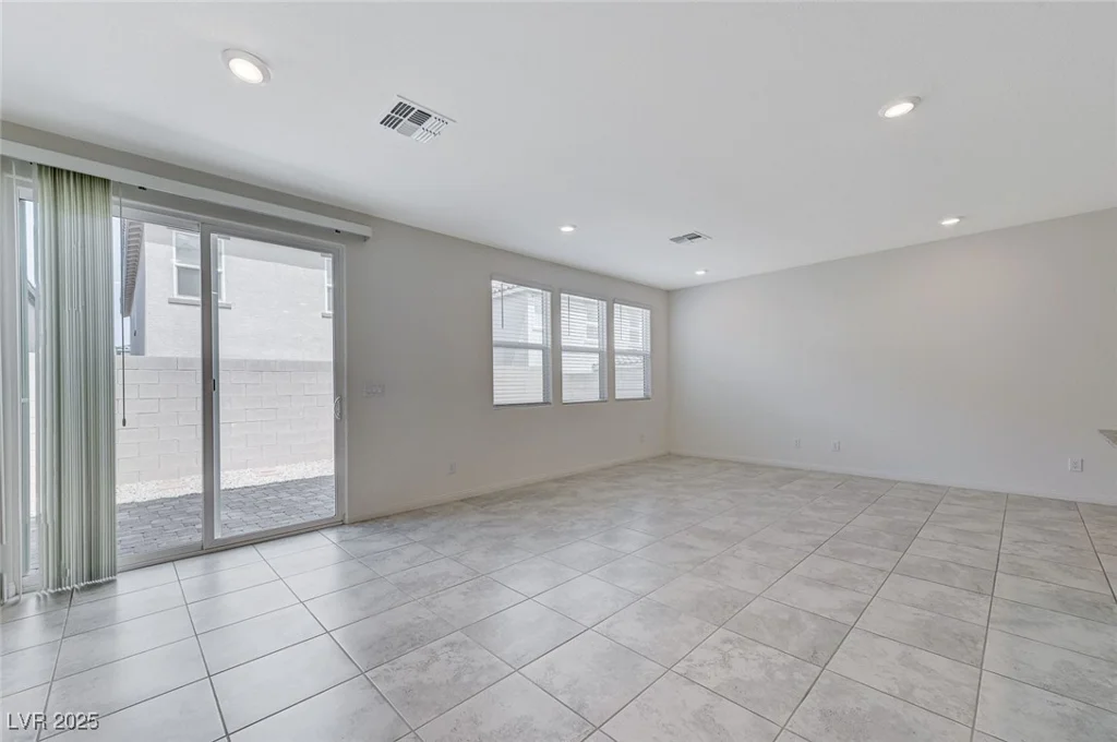 7006 Sylmar, Las Vegas, NV 89113