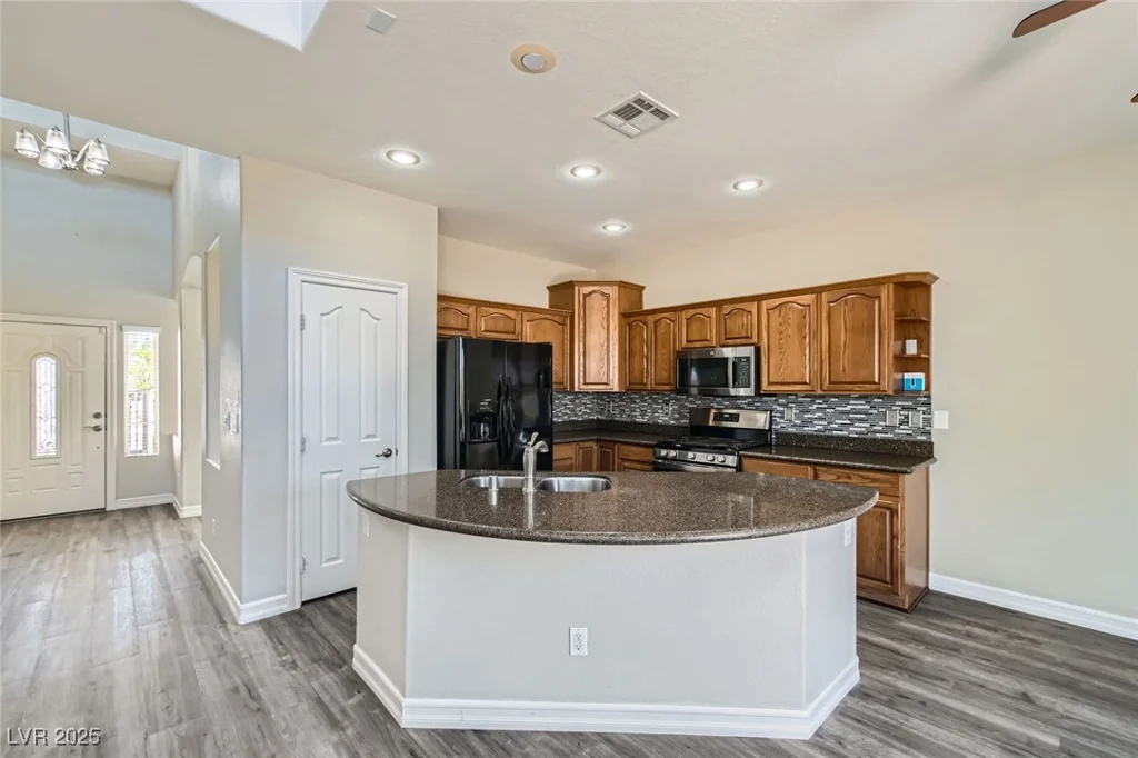 10654 Robin Hill, Las Vegas, NV 89129