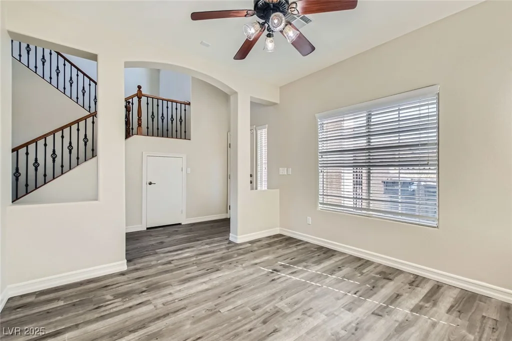 10654 Robin Hill, Las Vegas, NV 89129