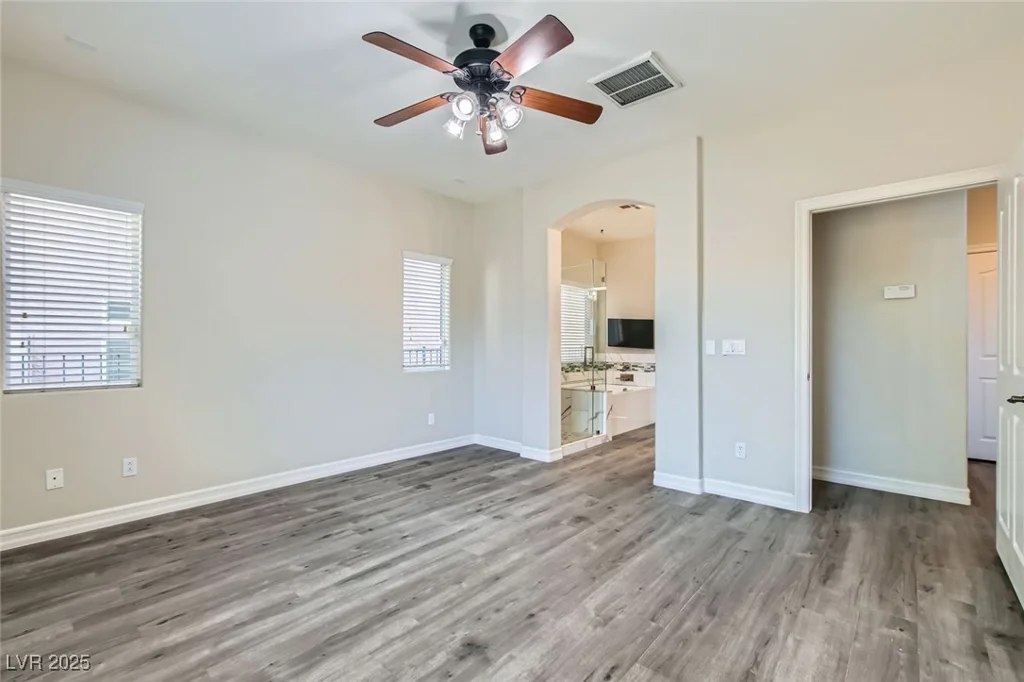 10654 Robin Hill, Las Vegas, NV 89129
