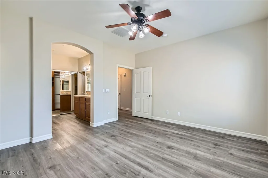 10654 Robin Hill, Las Vegas, NV 89129
