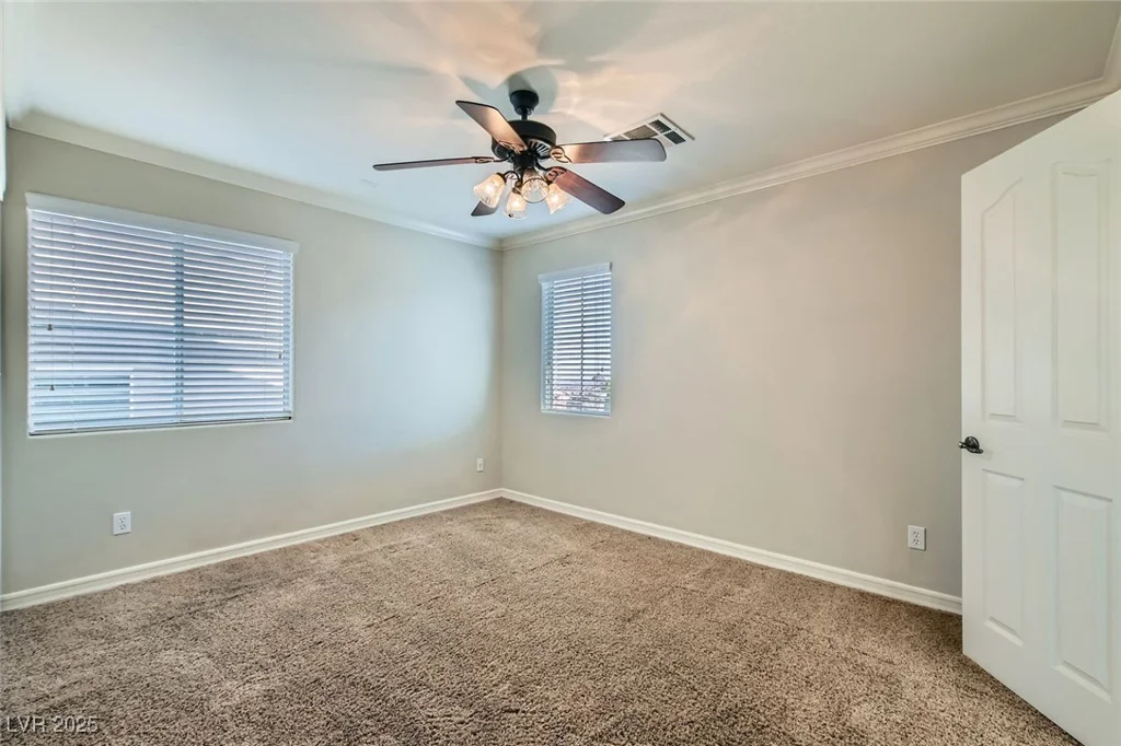 10654 Robin Hill, Las Vegas, NV 89129