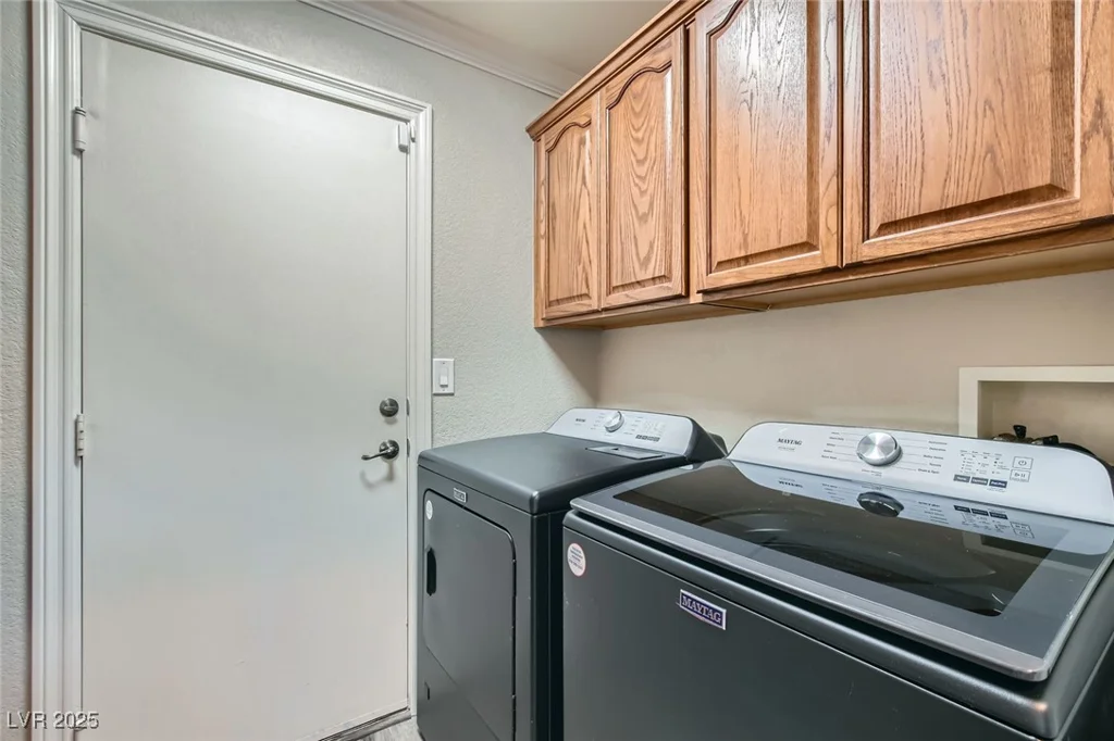 10654 Robin Hill, Las Vegas, NV 89129