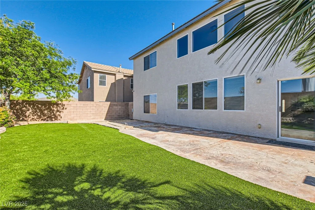 10654 Robin Hill, Las Vegas, NV 89129