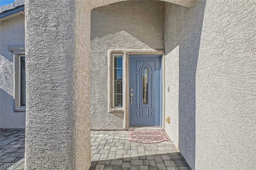 10654 Robin Hill, Las Vegas, NV 89129