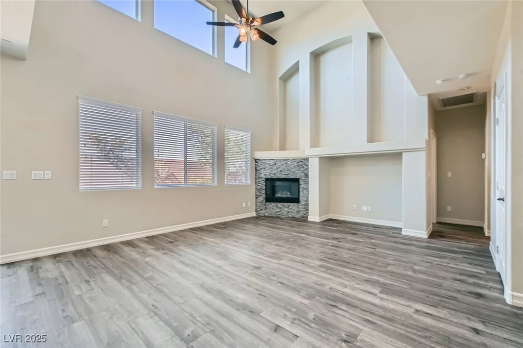 10654 Robin Hill, Las Vegas, NV 89129