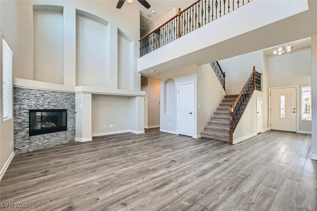 10654 Robin Hill, Las Vegas, NV 89129