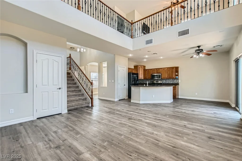 10654 Robin Hill, Las Vegas, NV 89129