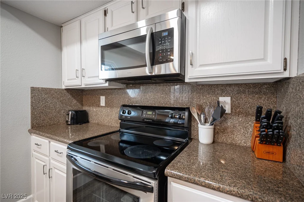 915 Vegas Valley, Las Vegas, NV 89109