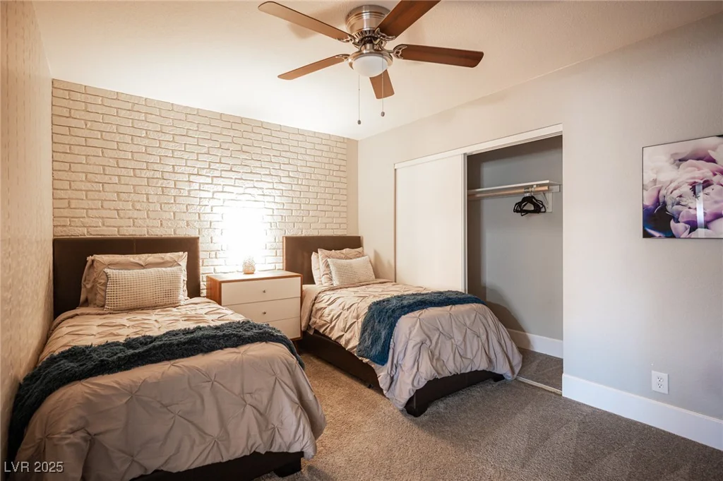 915 Vegas Valley, Las Vegas, NV 89109
