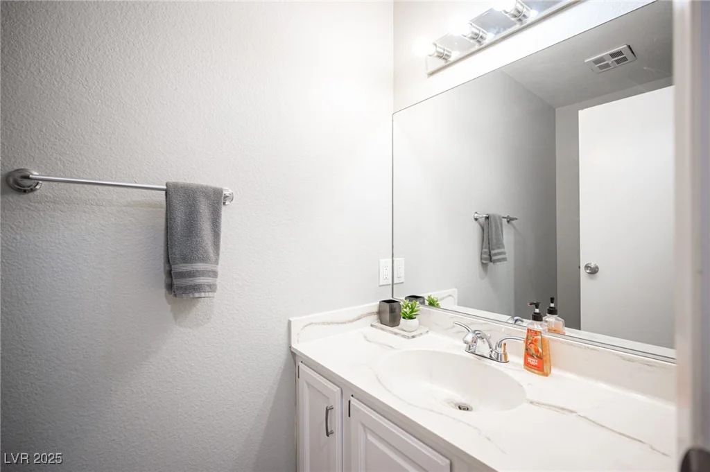 915 Vegas Valley, Las Vegas, NV 89109