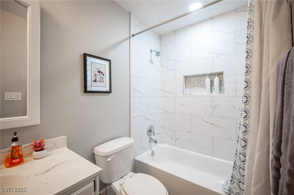 915 Vegas Valley, Las Vegas, NV 89109