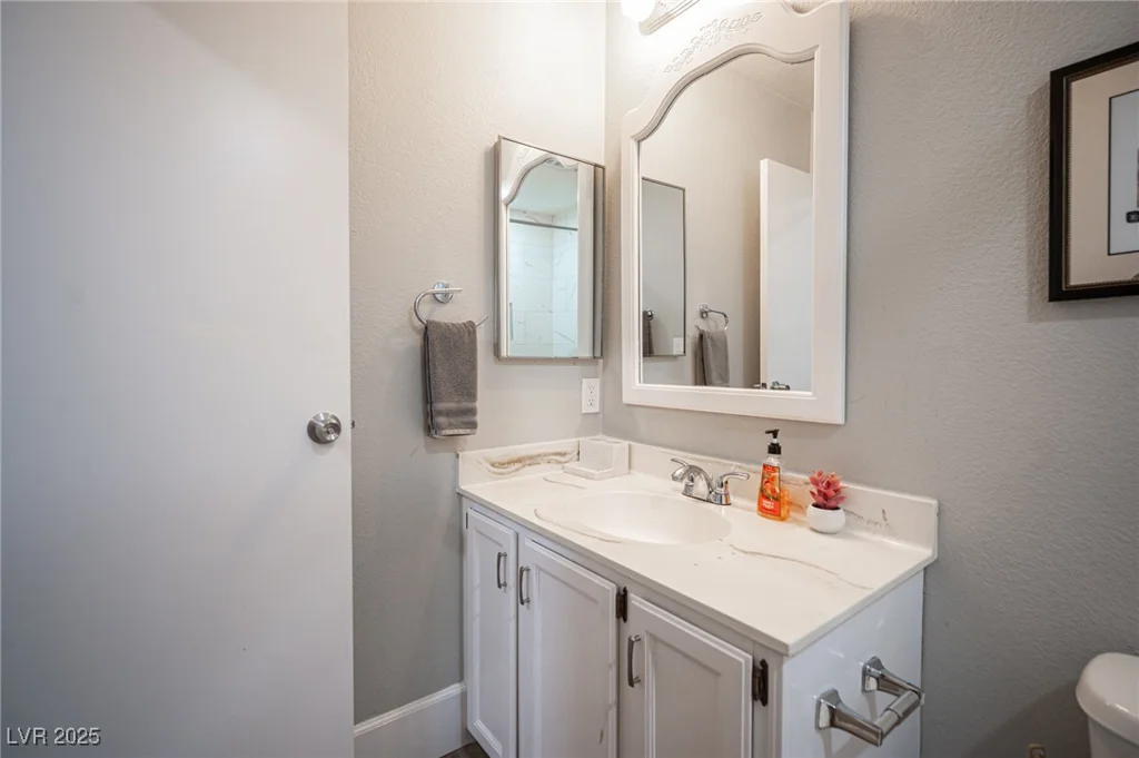 915 Vegas Valley, Las Vegas, NV 89109