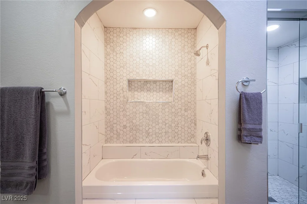 915 Vegas Valley, Las Vegas, NV 89109