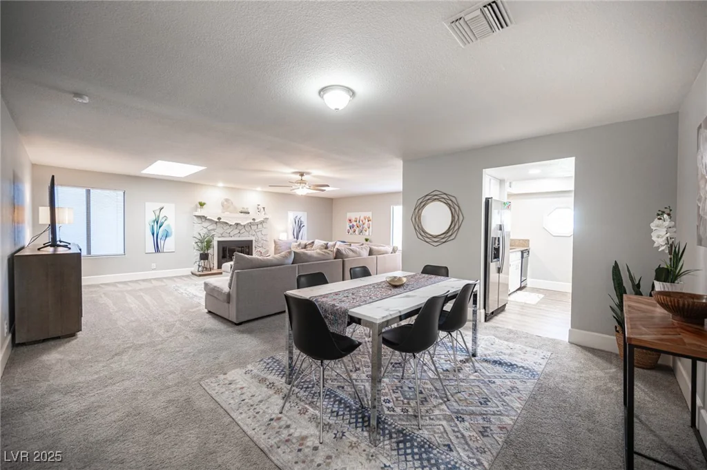 915 Vegas Valley, Las Vegas, NV 89109