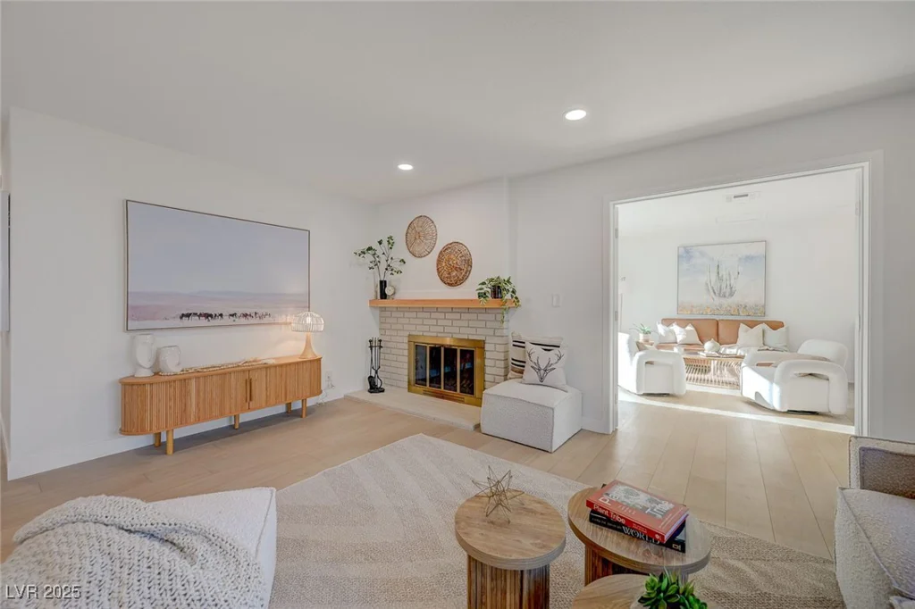 5904 Apple Valley, Las Vegas, NV 89108