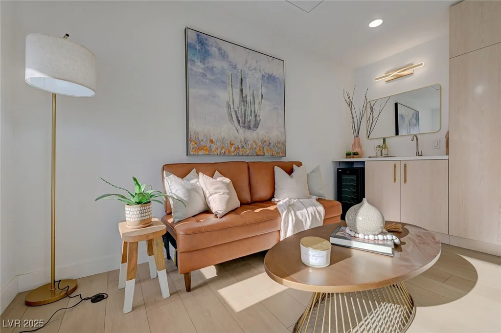 5904 Apple Valley, Las Vegas, NV 89108